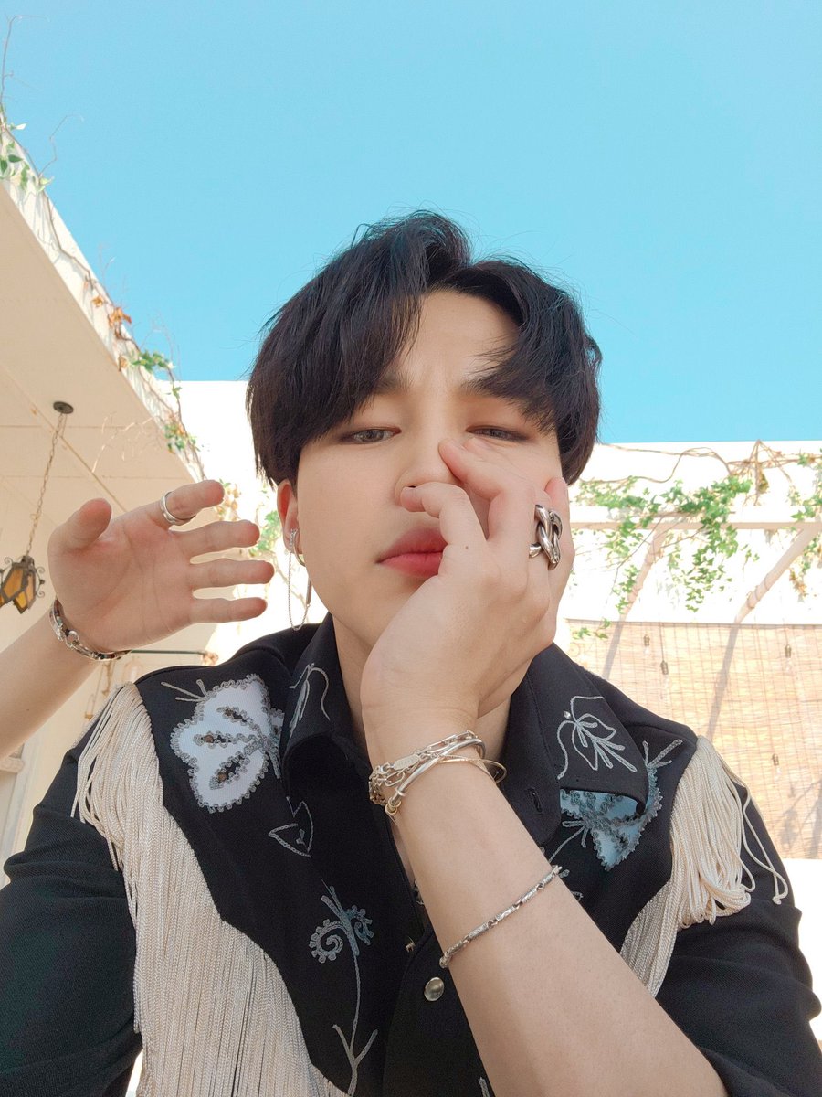 JMaking03's tweet photo. 지민 씨 생일 축하
멋진 1 년이되도록
그리고 모임있는 것을 희망합니다♥︎

#지민이는_우리_행복의_이유
#아미_만나러_헐레벌떡_태어난_지민
#지민이와_함께하는_아홉번째_감동날
#13일의기적_지민
#지민합니다_여전히_앞으로도 https://t.co/fkIcYCaafi