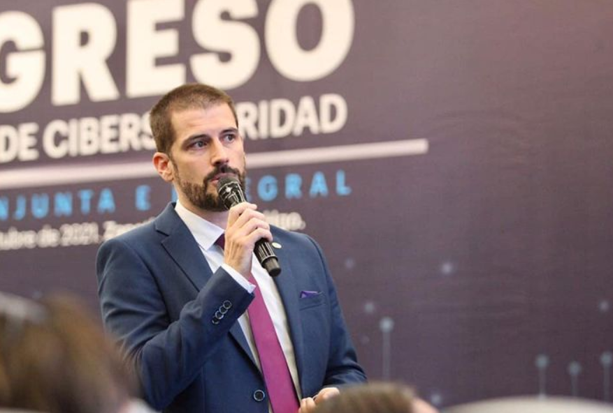 intocc's tweet photo. Nuestro Presidente de #INTOCC #SalvadorSalmperAlenda estuvo participando del 🛡️ 1er Congreso Internacional de Ciberseguridad: "Una visión conjunta e integral"
El mismo resaltó la importancia de la conciencia digital en la protección de niñas, niños y adolescentes. #INTOCC https://t.co/4b9DugVX5L