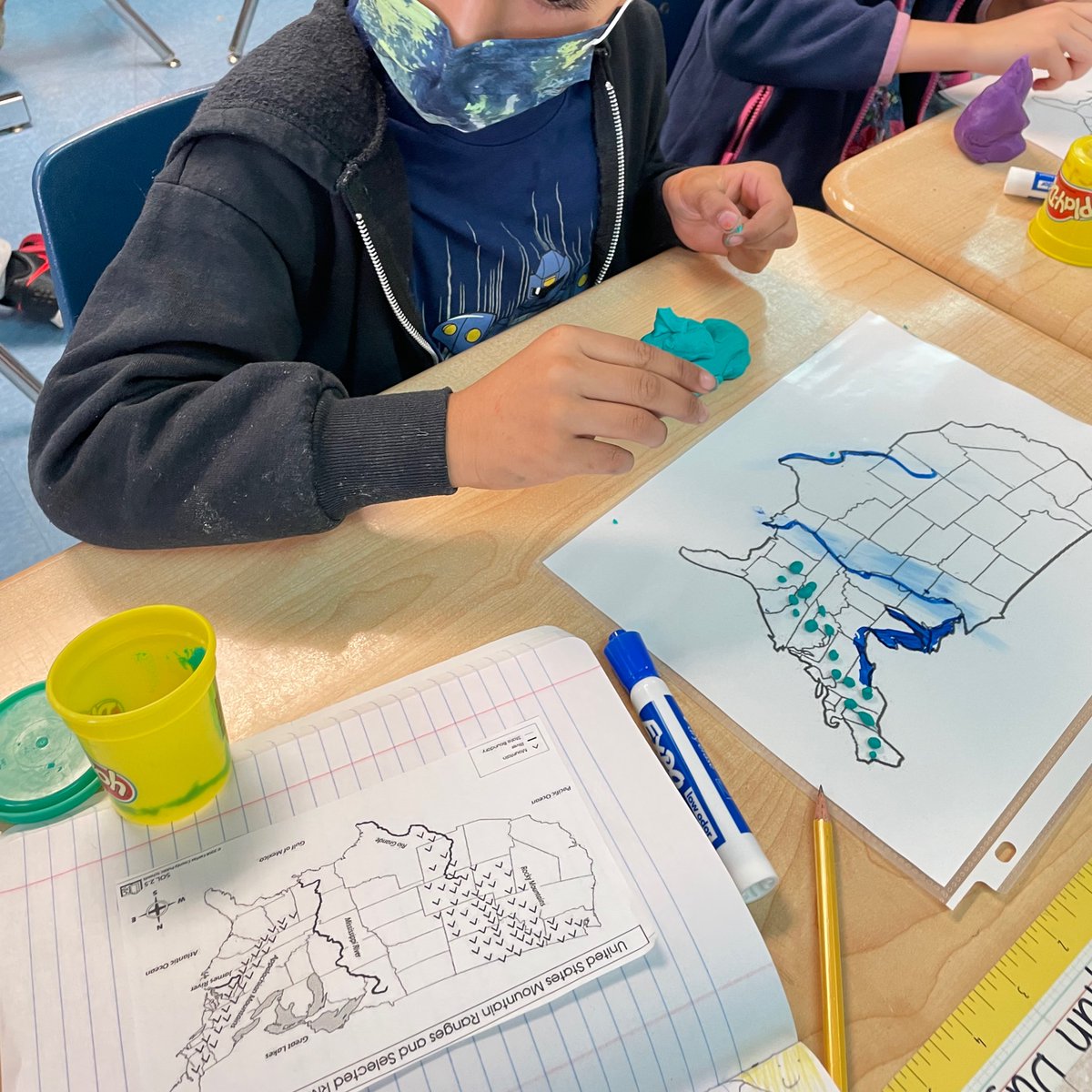 MsB_Gr8Falls's tweet photo. How can you, as a cartographer, make a topographic map showing important US geographic features? These cartographers had a lot of ideas. @Gr8FallsES https://t.co/hnSYG37qZy