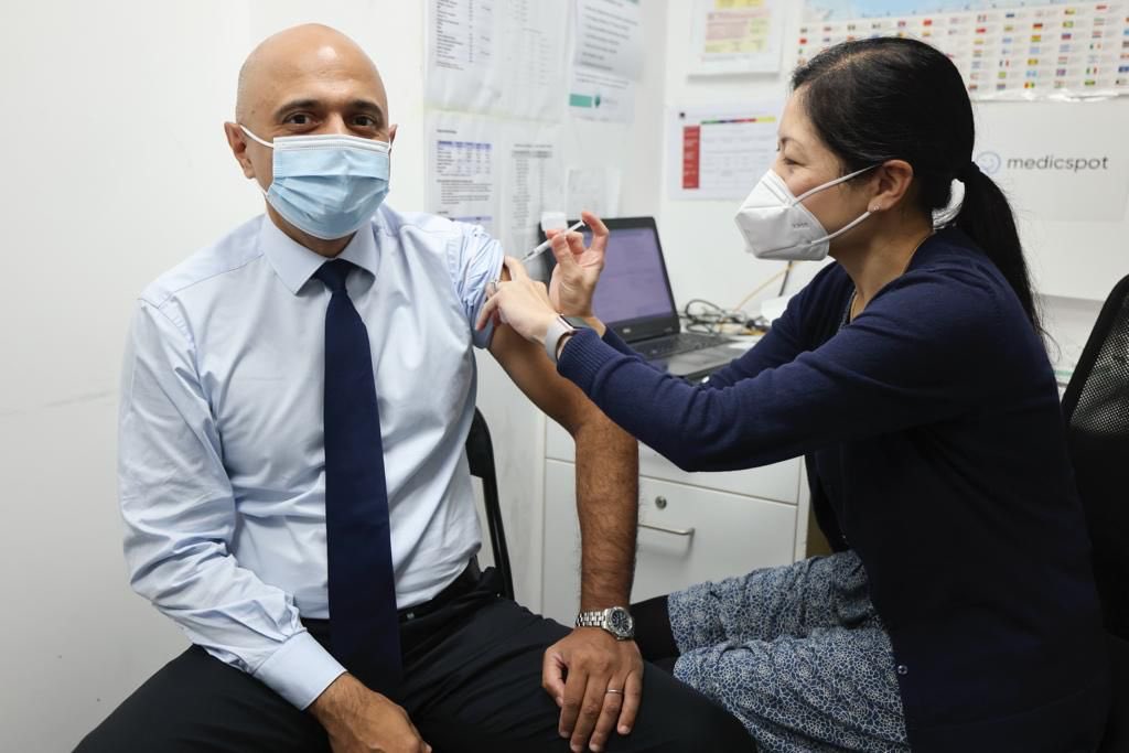 sajidjavid's tweet image. Today I’ve received my flu jab and played my part in the biggest flu programme in our history.

I urge everyone eligible to get their jab as soon as possible ahead of this winter to maintain protection against the virus.  

nhs.uk/conditions/vac…