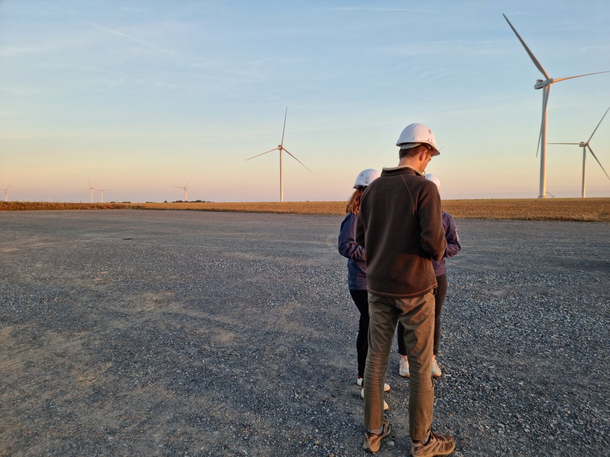 Sur le parc des Tulipes, les salariés de <a href="/H2air_SAS/">H2air</a>  nous ont accompagnés lors des différentes étapes du protocole de suivi. Ce fut l’occasion pour nous d’échanger sur nos méthodes de travail et sur les espèces observées.