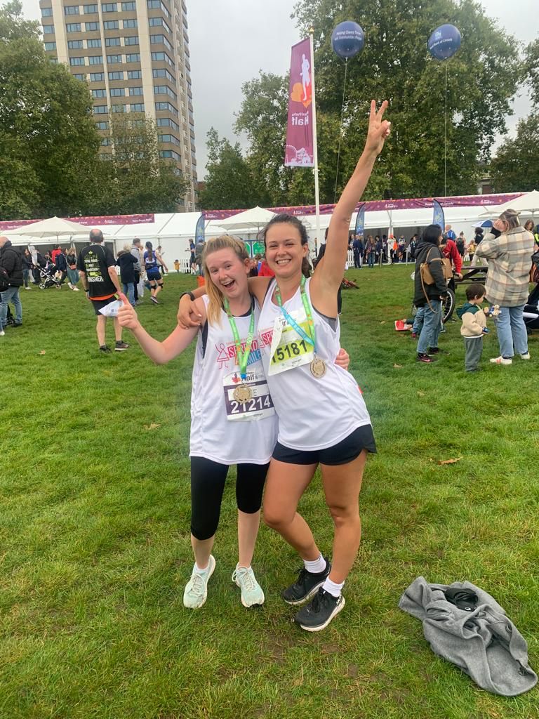 spreadasmileuk's tweet photo. Read more about our 30 #SmileHeroes here 👉https://t.co/CS89R4K3Bo

#RoyalParksHalf 
#rungreen 
#rphm
#spreadingsmiles
#smilechallenge
#TeamSmile
#fundraising
#charityrun
#charity https://t.co/gTckOFOzAd