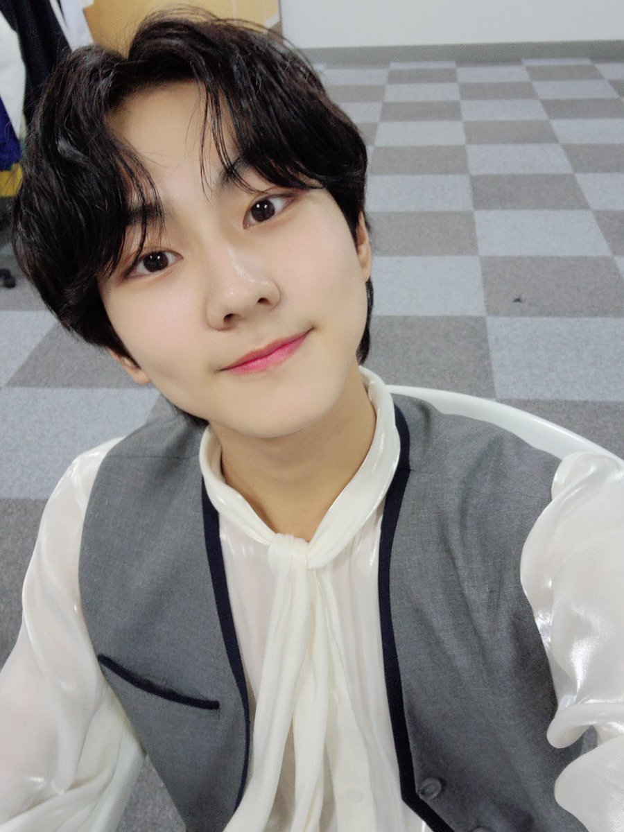 giggIes's tweet photo. babiebabiebabie https://t.co/27pZmgA7xh