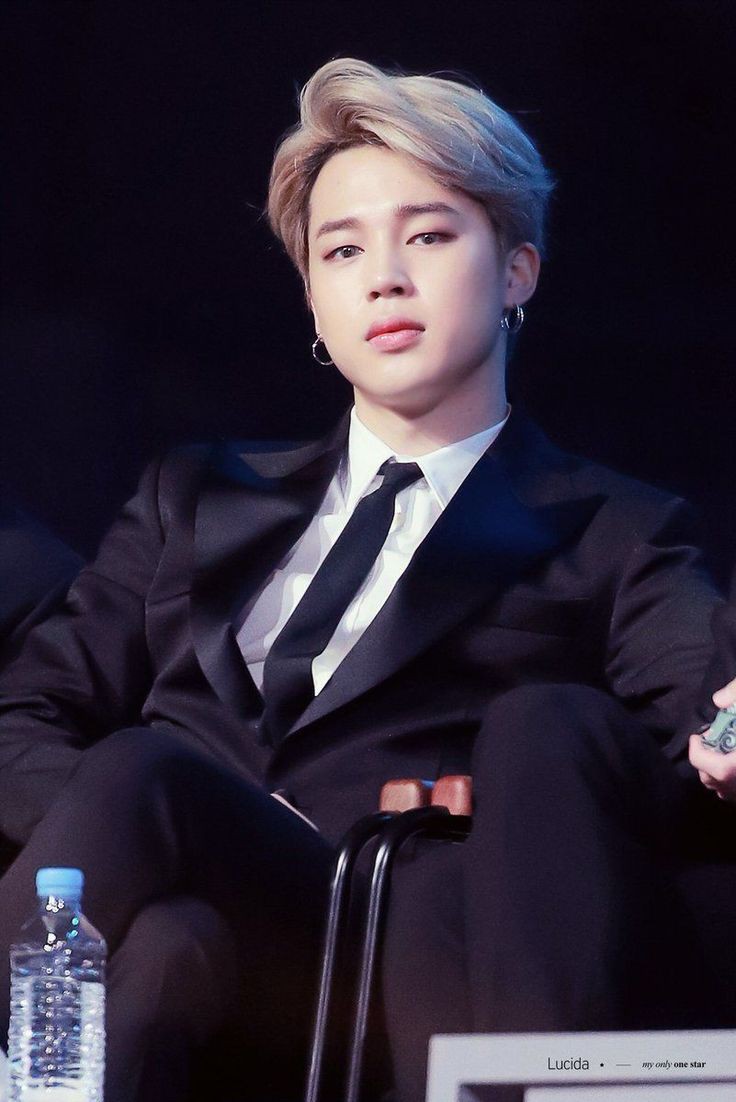 HTigula's tweet image. Happy birthday jimin 
Best dancer ever, best vocalist, one of the caring person... Borahae 
#HappyJiminDay 
#HappyBirthdayJimin 
#mochiday
@BTS_twt