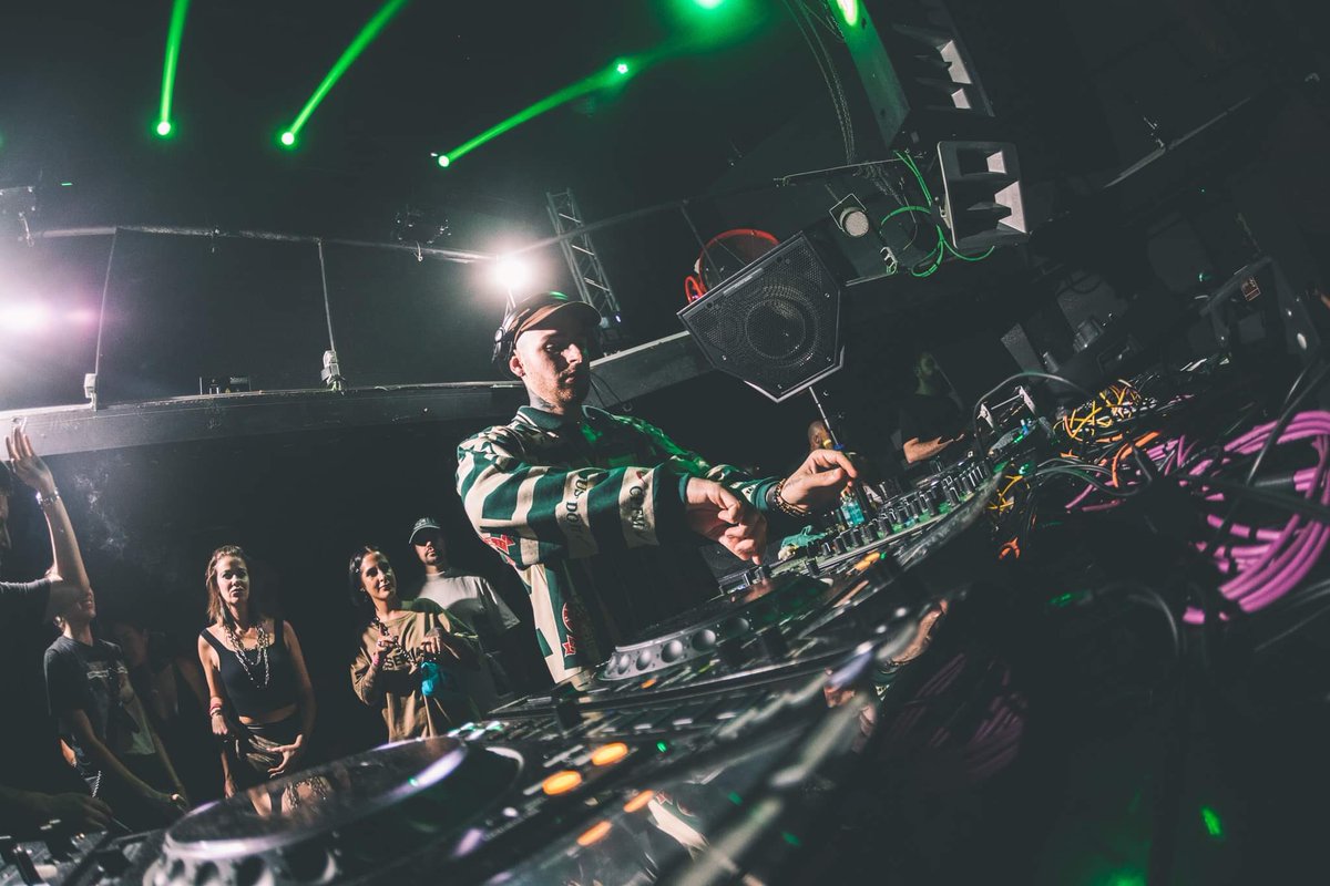 inputdanceclub's tweet photo. It sure feels good to be back 😎 some of our favourite moments from last friday at @djrendher with @hitchmusic and @thedealsofficial ✨ 

Photos by @nelgbcn 📸

#input #inputbcn #underground #inputclub #rendher #hitch #thedeals #house #tech #techhouse https://t.co/8WJS3cfwcy