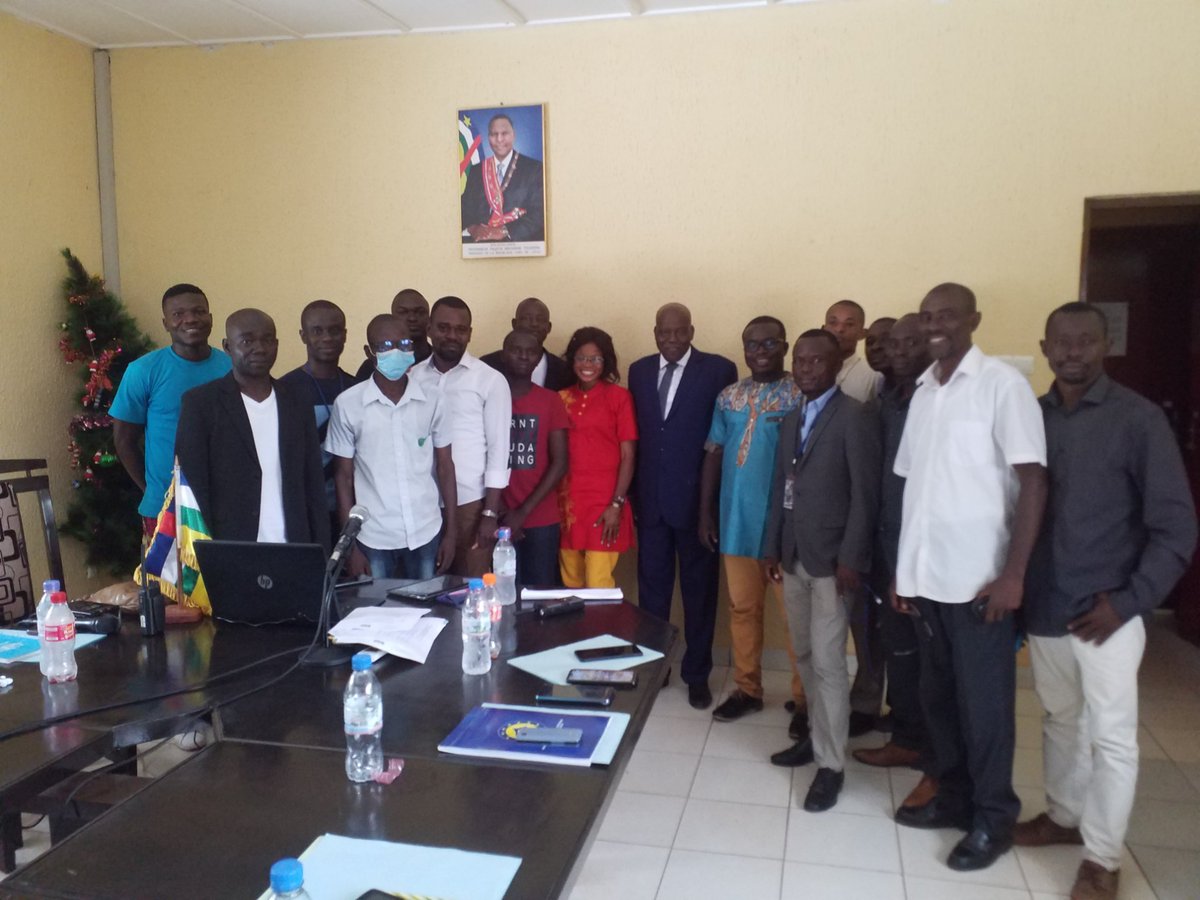 uepnddrrcaf's tweet photo. #UEPNDDRRenAction! A l'issue de la réunion ponctuée de +ieurs présentations sur le #PNDDRR, #PREC, #CVR, faites par le Chargé de Communication, le Réseau des Journalistes Centrafricains pour le #DDRR, #RJCDDRR a été créé. Il est piloté par M.A. Yanguendji de Radio Ndeke Luka. https://t.co/1pKVEhyXaa