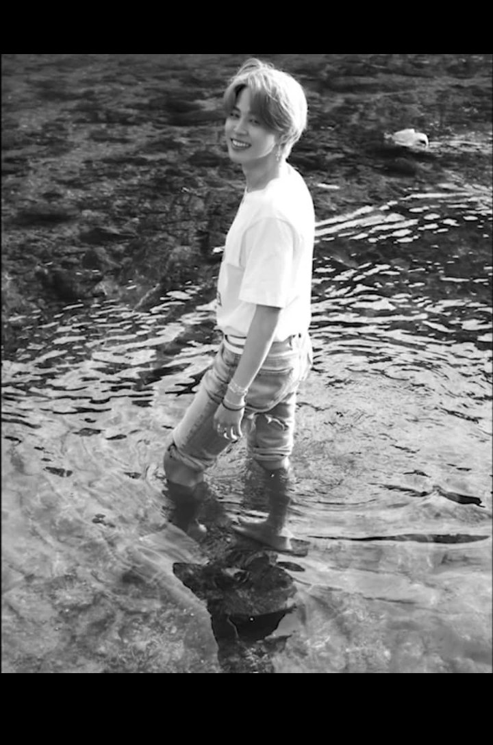 AnnaIambeth's tweet photo. Lovely park jimin-ssi.
#JIMINDAY #HappyJiminDay #ParkJimin 
@bts_bighit https://t.co/JVOf9FrH2W