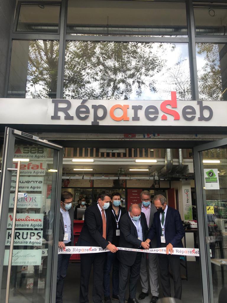 fredbadina's tweet photo. Quand #Solidaire rime avec #circulaire
✅ Un nouveau lieu de #reparation #reemploi à #Portedelachapelle
✅ 10 emplois dès aujourd’hui, 30 à terme
Merci @antoinetteguhl de nous avoir permis d’accueillir #RepAreSeb à #Paris18
Fierté de l’avoir accompagné avec @EricLejoindre https://t.co/cMk9fQ3Ccz