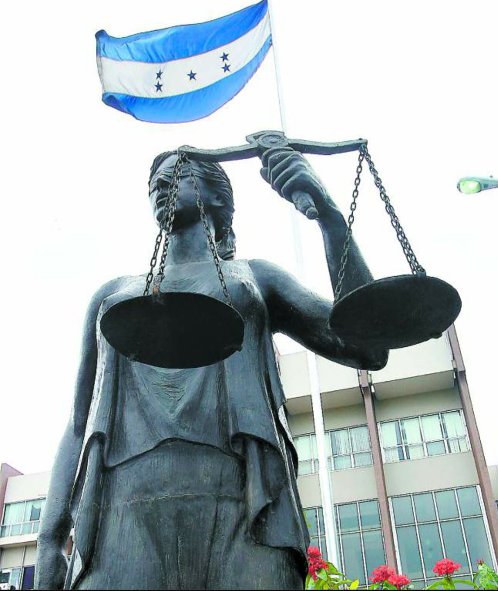 PJdeHonduras's tweet photo. 1. Tribunal de Sentencia con Jurisdicción Nacional está en proceso de redacción de la sentencia condenatoria contra Roberto David Castillo por habérsele encontrado culpable de la autoria intelectual en el asesinato de la ambientalista Berta Cáceres. https://t.co/FSlxSTWbnW