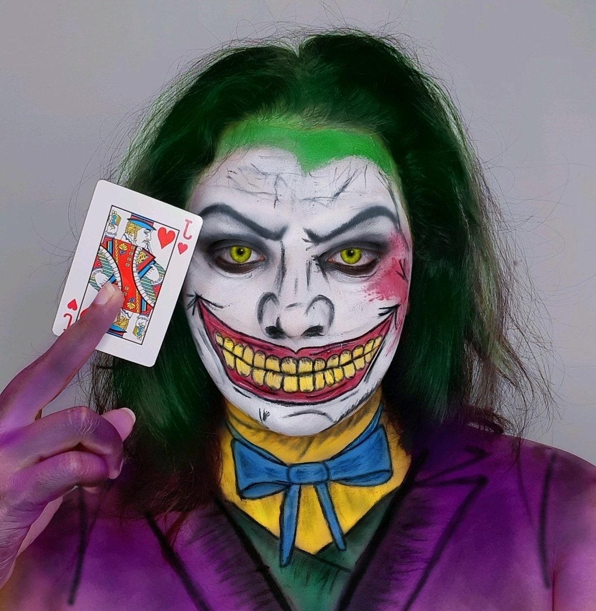 AnwarUmaila's tweet photo. Joker 🃏 
#Halloween #halloween2021 #makeup #halloweenmakeup https://t.co/ojjRHkjW8X