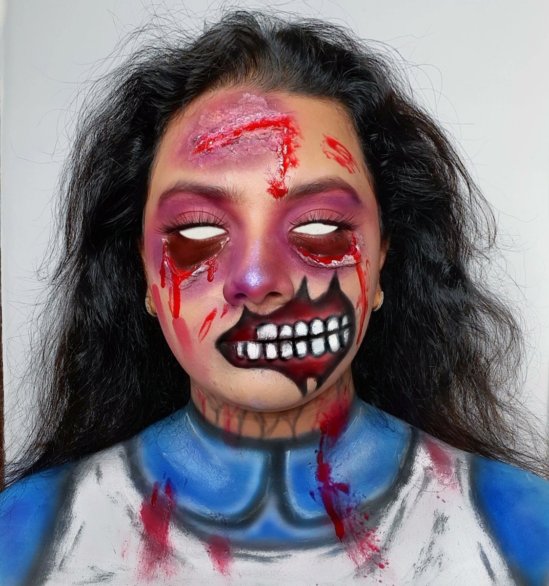 AnwarUmaila's tweet photo. Torn apart 💔 
#makeup #Halloween #halloween2021 https://t.co/NTx7D75jsy