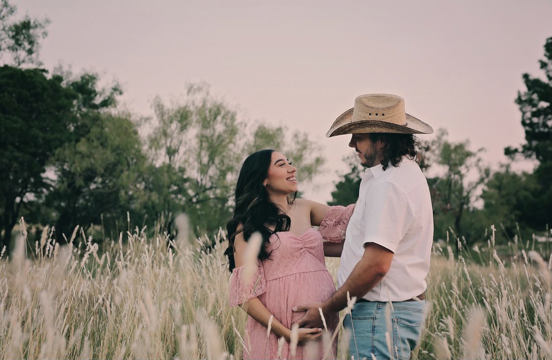 Kat_Valenz's tweet image. I’ve never felt more complete💖