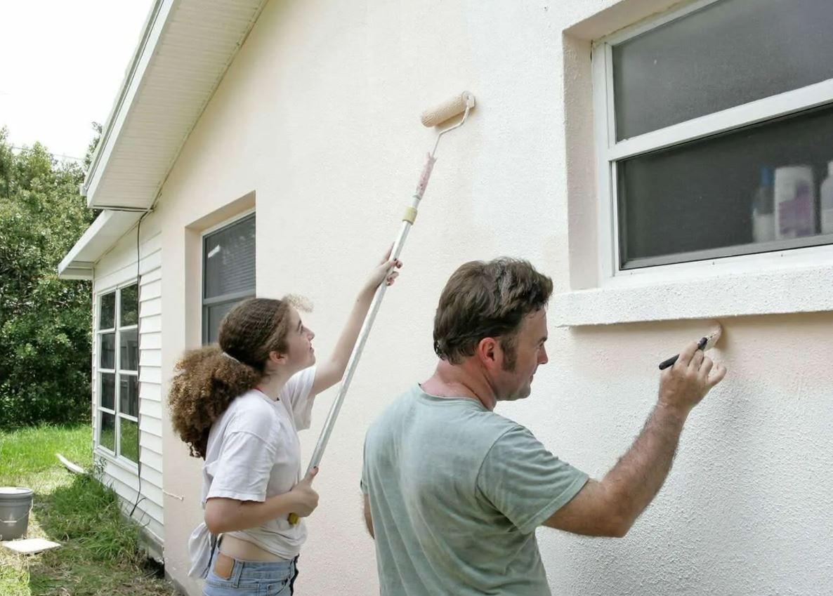 AltaRoofing's tweet photo. Exterior paint can increase your home value. Find out why here > 👉https://t.co/Iip9VO7Y3p #paint #exteriordesign https://t.co/GNkgvGDACj