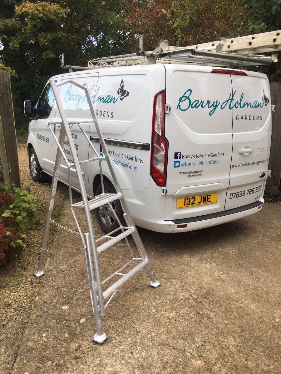 BarryHolmanGdns's tweet photo. Say hello to my new bff, I think we are going to spend a lot of time together 👍@Henchman_Ltd best tripod ladders great service from Henchman @AlanMat22617515 @DarrenVenables @soilandstone https://t.co/cMEYGjHysR