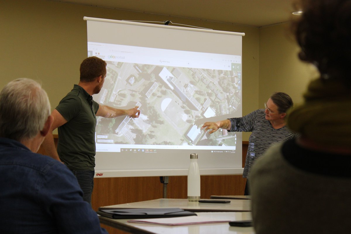 #retourenimages 📷| Il y a une semaine la <a href="/ccpf__/">Communauté de communes de Puisaye-Forterre</a> a organisé une réunion de travail animée par <a href="/coopawatt/">Coopawatt</a> pour accompagner la création d’un collectif #citoyen de production d’#énergie #photovoltaïque locale. Merci aux participants pour ce moment de partage !