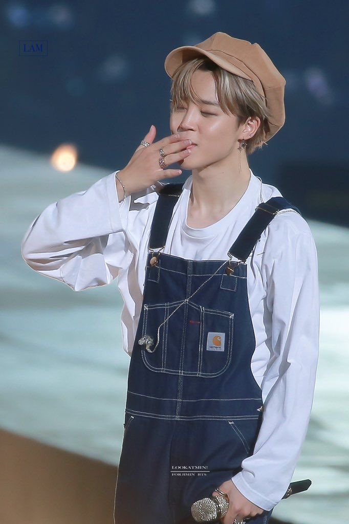 jimin__1013army's tweet image. ジミンちゃんセンイルチュカヘ🥳🥳

メンバー思い・努力家・可愛い・優しい・かっこいい・面白い歌もダンスも最高・小指・笑ったときの糸目...。言い出したらきりがないくらい、ジミンちゃんを愛してます♡

いつまでも私の大切な人です。