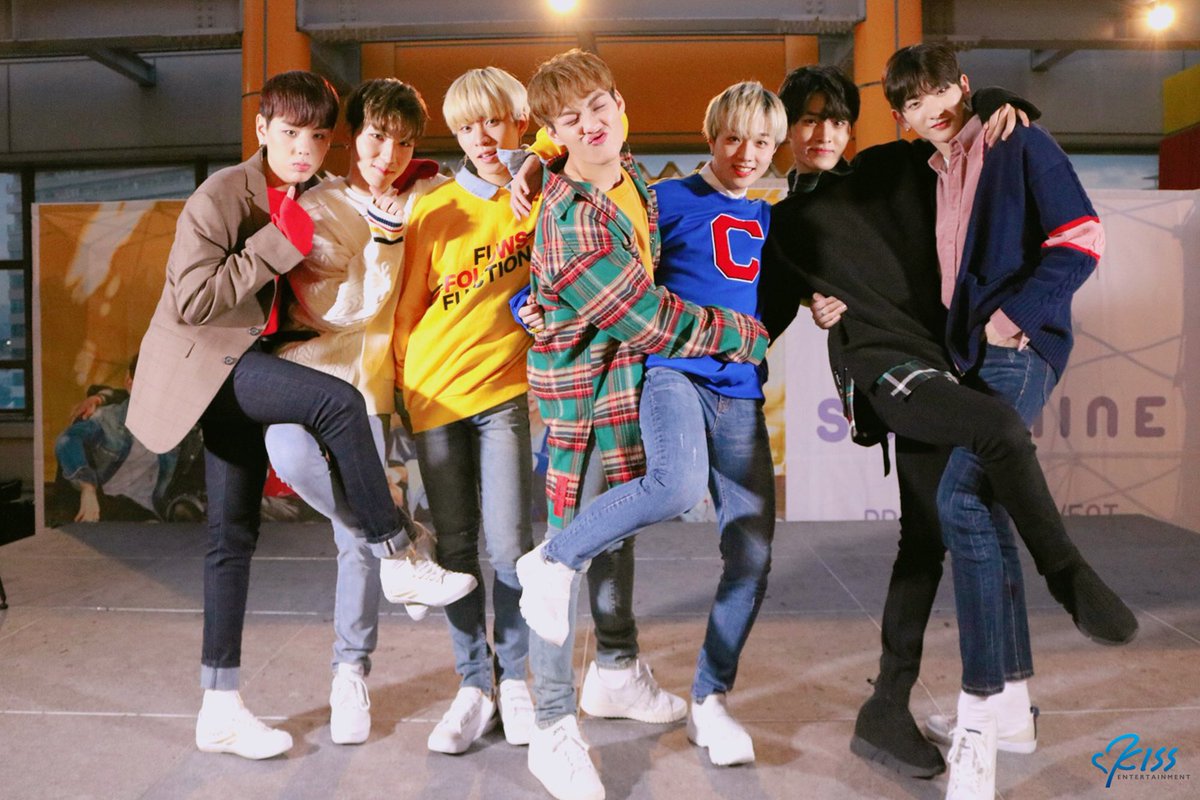 rainzthproject's tweet photo. ☔12102017-12102021
Happy 4th Debut Anniversary  RAINZ 사랑해 💜💜
☔☔🎉🎉🎂🎂💜💜 

#4주년 #RAINZ_4thAnniversary
#RAINZ #레인즈 #주원탁 #이기원 #장대현 #홍은기 #변현민 #서성혁 #태국레인저 #PRODUCE101 #프로듀스101시즌2 https://t.co/446MCudqQl