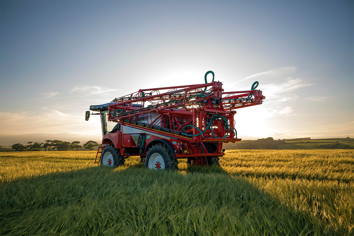 Batemansprayers's tweet photo. Join us at @CropTecShow on Nov 24-25 & see our RB35 Crop Sprayer in action with a #SprayerDemo, equipped with BBL, Pinpoint III PWM, E-Drive transmission & more.
Read about the RB35 at https://t.co/u8NHhgYKvf
#BatemanSprayers #CropSprayers #SelfPropelledSprayers https://t.co/sI1Vg9hHQS