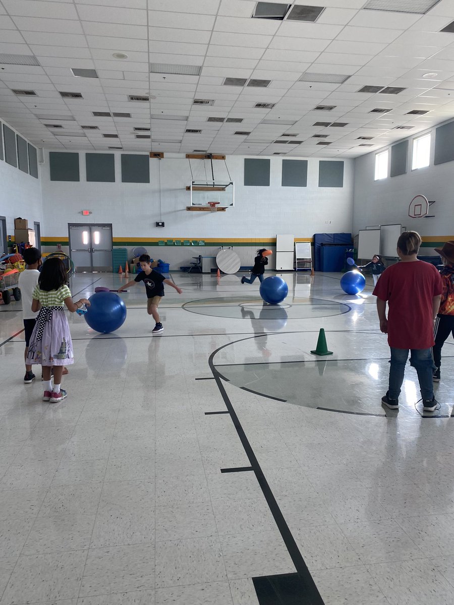 DoDEA R.U.C.K Camp with @PowellEPISD. Students and teachers are having a great time participating in different STEM activities. @EPISDDoDEA2017 @ELPASO_ISD @jrsalaza @cenriquez915 @EPISD_GT @ehkeith1 @mphillipselpaso