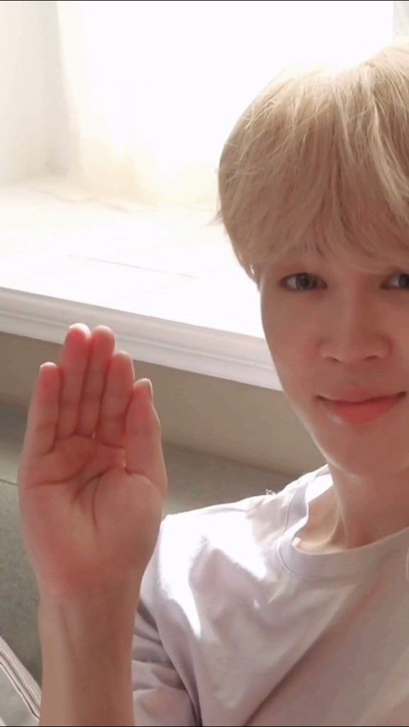 Saharniku's tweet photo. Happy birthday jimin 
#HappyJiminDay 
#LightOfOctober
#1013Serendipity
@BTS_twt https://t.co/s1fxY4ZbvG