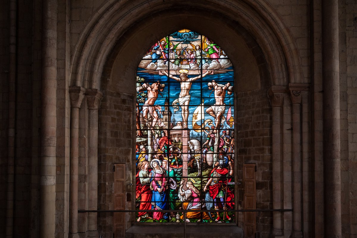 Join our one-hour tour of Norwich Cathedral and find out more about Dippy's home in the east!

Our tour by our experienced Cathedral Guides takes place at 11am and 2pm Monday to Saturday.

Tickets are £3 per person and should be booked in advance dippy.cathedral.org.uk/dippy-events/d…