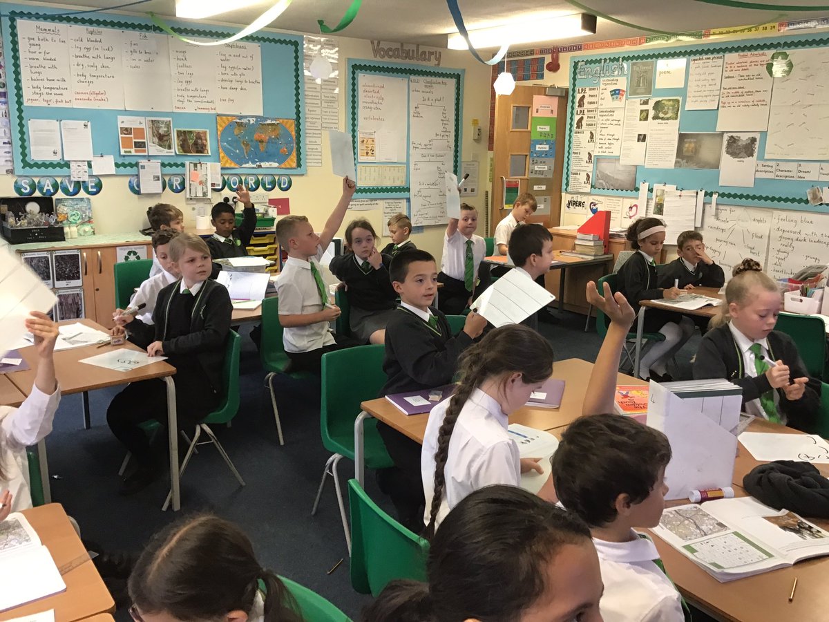 LindenRDRowan's tweet photo. @LindenRDRowan #SaveOurWorld #LindenGeography #WWF
#orangutans #gridreferences
Our second task from the WWF: learning 4 figure grid references to locate the released orang-utans into Borneo’s rainforest.
@LindenRoad https://t.co/al5kcmnyyk