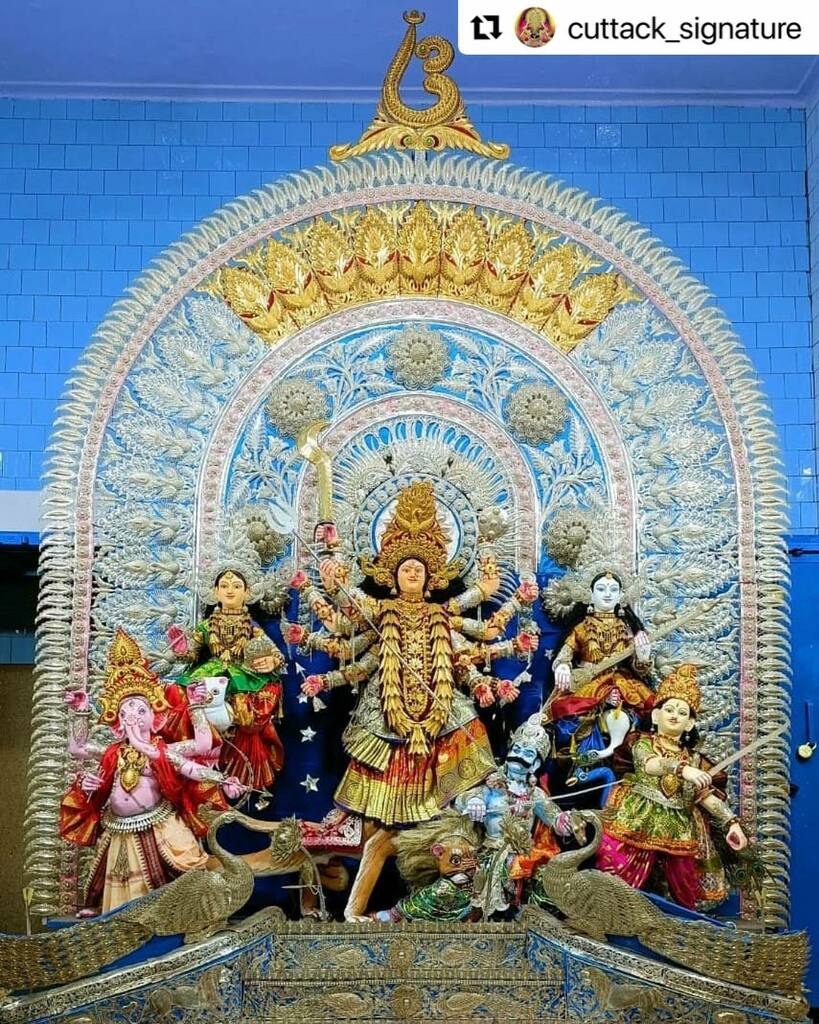 BBSRBuzz's tweet photo. #bhubaneswarbuzz #durgapujainodisha pic by  @cuttack_signature 
・・・
Choudhury Bazar Panchayat Commitee. @cuttack_signature 
#cuttacksignature #cuttackdurgapuja2021 #choudhury_bazar_durga_panchayata_comittee #choudhurybazar #choudhurybazarpujacommitte #cuttackdurgapuja #cutta… https://t.co/p1Lk2wu6pm
