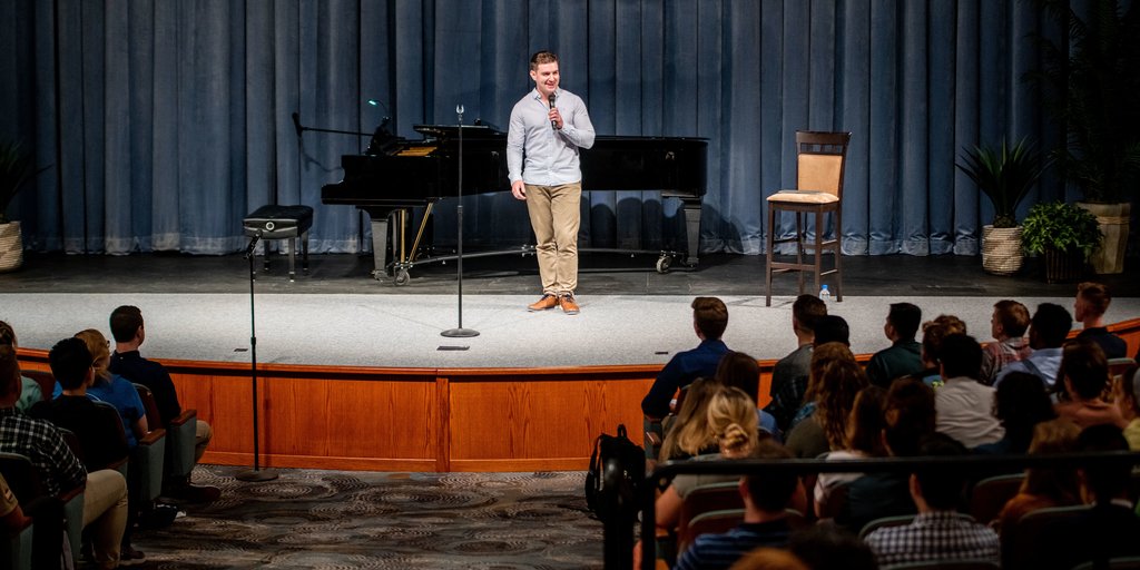 ConnectPCC's tweet photo. Last week, several of our voice students thoroughly enjoyed the opportunity to receive and observe vocal training from the world-renowned Irish Tenor, Emmet Cahill. 🎤🎶 https://t.co/xPV7OHfSFQ