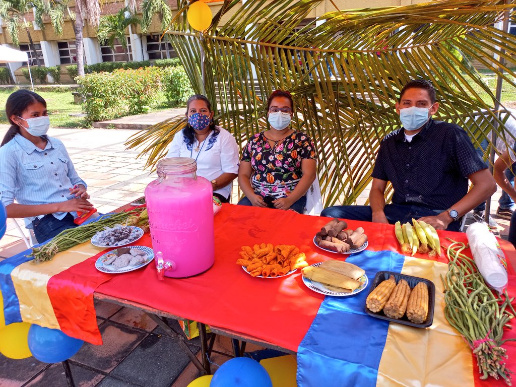 La Facultad de Ciencias Químicas de la UNAN-León atraves de la Comisión de Cultura de Paz lleva a cabo feria gastronomíca en conmemoración  al día de la Resistencia Indígena participando los diferentes gremios y facultades de esta Alma Mater #OctubreVictorioso 
#LeónRevolución