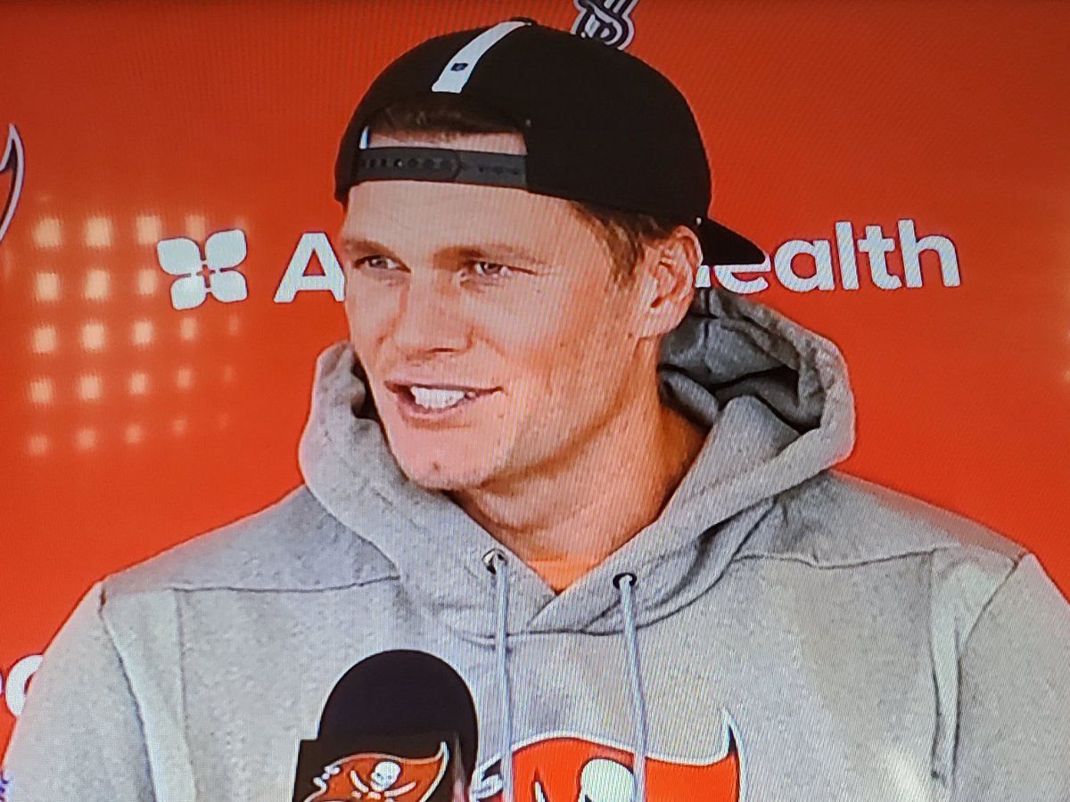 Uh oh. Hat backwards. Big QB red flag.