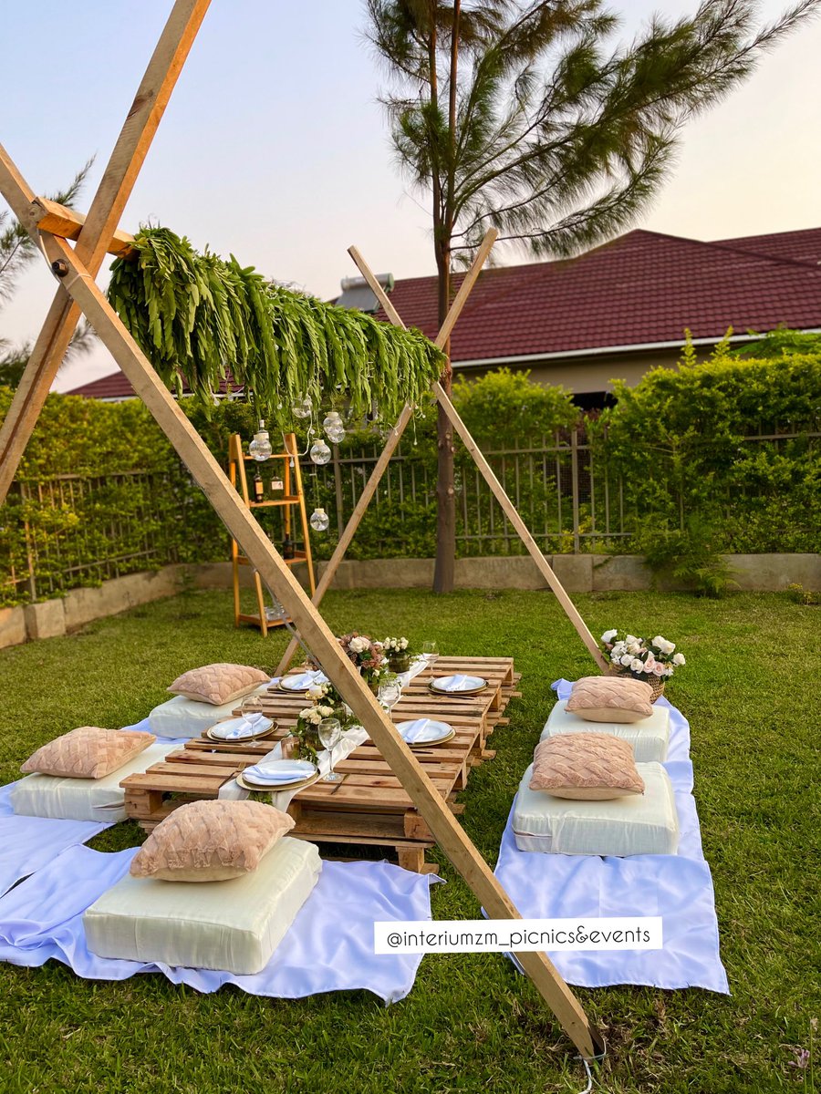 InteriumZ's tweet image. Rustic Chic set up for an intimate baby shower 💖🌿 #ZedTwitter