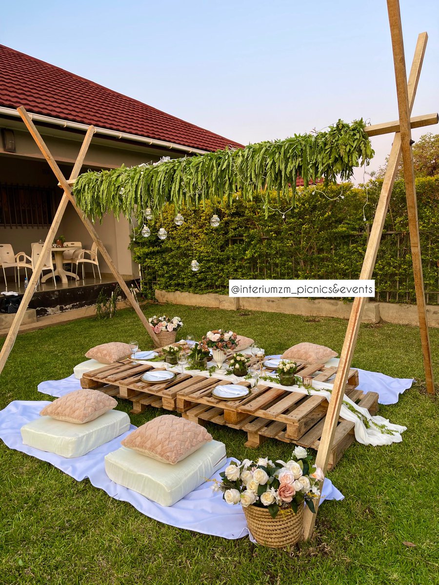 InteriumZ's tweet image. Rustic Chic set up for an intimate baby shower 💖🌿 #ZedTwitter