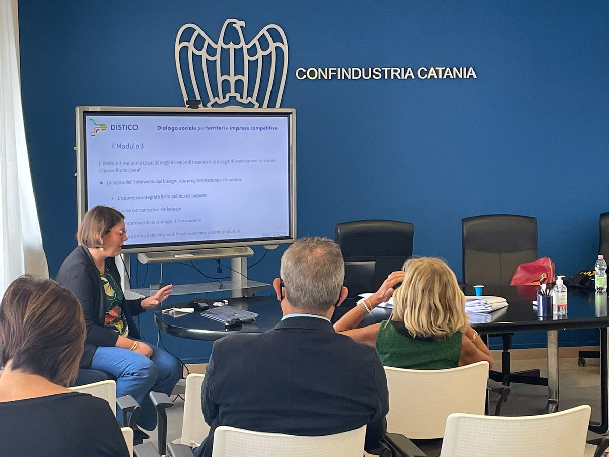 📢Oggi al corso #disticodialogosociale <a href="/confindustriaCT/">Confindustria CT</a> e Confindustria Siracusa analizzano le politiche di #coesione e le potenzialità per lo sviluppo del territorio.
Grazie a Renata Giunta per gli spunti concreti e per le esercitazioni pratiche
🔗distico.it