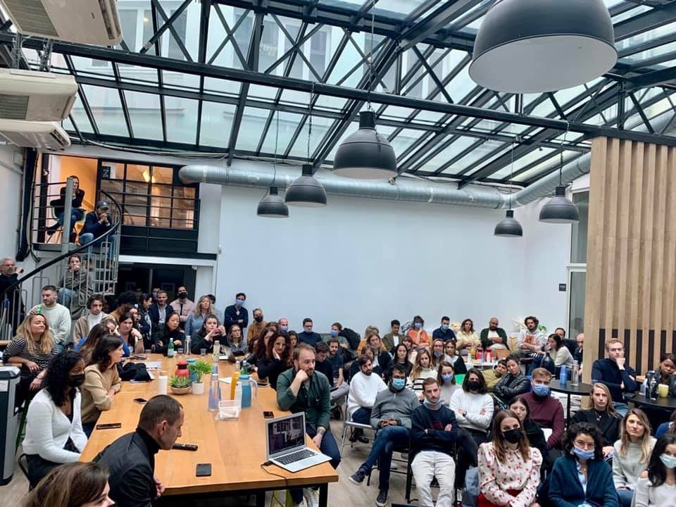 agenceProches's tweet photo. Noémie Fachan, autrice et spécialiste de l'#équité et du #sexisme ordinaire, est intervenue aujourd'hui pour un module de sensibilisation auprès de nos équipes. Merci à elle pour ces échanges particulièrement constructifs ! https://t.co/ZfUtckQrYM