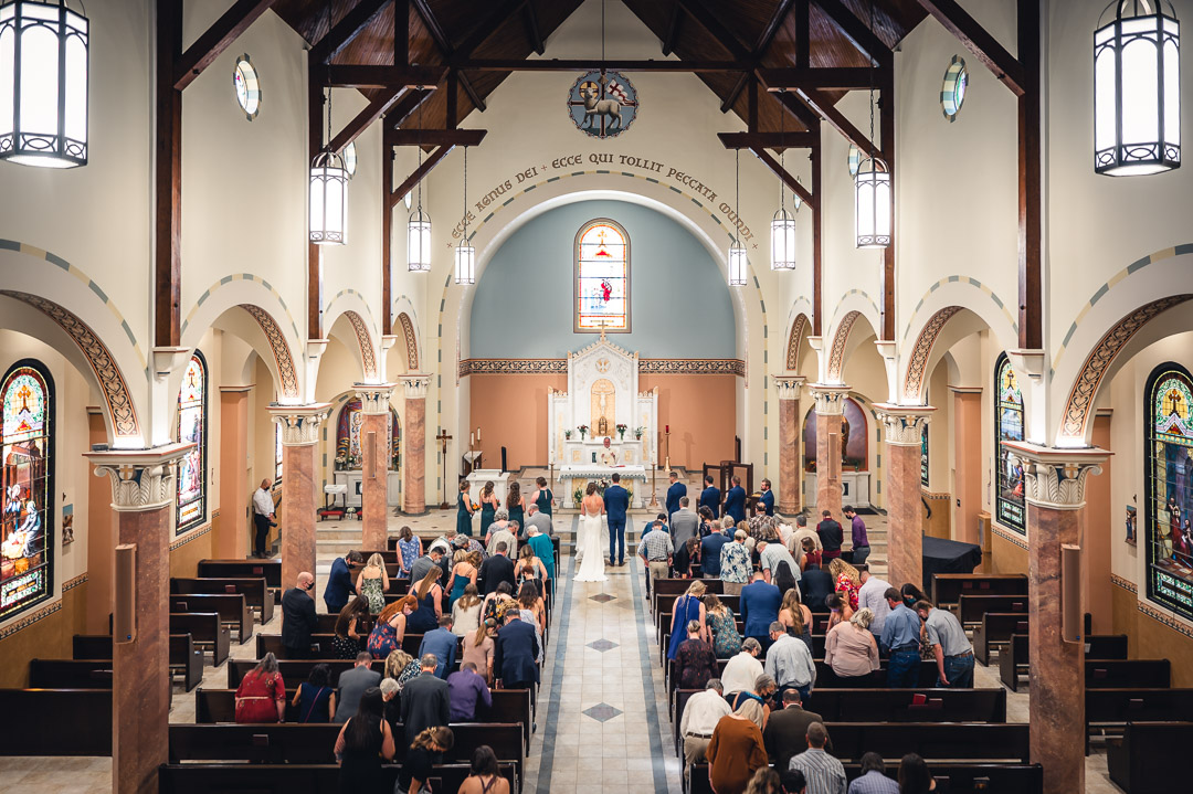 FitsAndStops's tweet photo. They've got experience, drive, affection, close-knit families, rocking senses of humor and even a doctoral degree. But it's the kindness that I'll remember from these two. I suspect kindness will define their legacy  Congratulations, Katie and Aaron! #AnotherSmithWedding https://t.co/45GQadD2ji