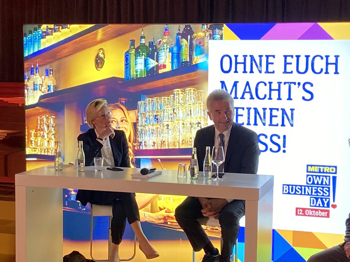 „Wir brauchen als Wirtschafts- &amp; Messestandort die #Gastronomie. Und die Gäste wollen hier gut bedient werden. Dazu brauchen wir aber auch Mitarbeitende mit Leidenschaft &amp; das können wir als Politik flankieren!“ sagt Minister <a href="/a_pinkwart/">Andreas Pinkwart</a> zum #Fachkräftemangel! #ownbusinessday
