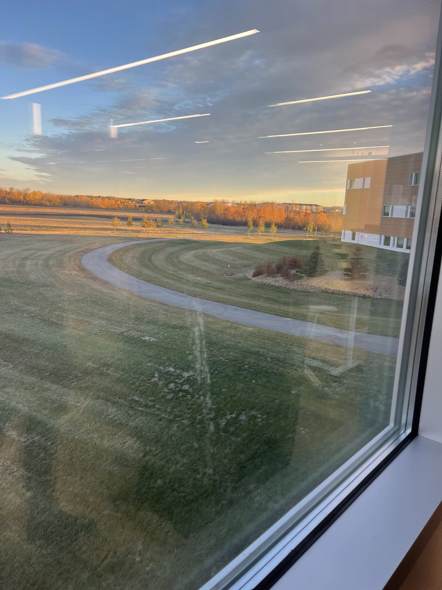 TracyKingRN's tweet photo. Getting acquainted with the Grande Prairie Regional Hospital with colleagues https://t.co/2aQvNDjJHJ
