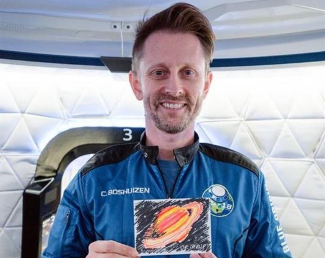 Special delivery: #NS18 astronauts put pen to postcard ahead of their flight. When they take to the skies, they’ll boldly go where no mail carrier has gone before. #postcardstospace 🚀