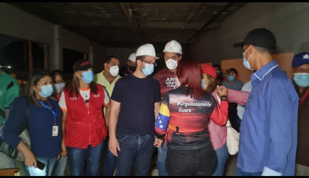 PsuvIribarrenVe's tweet photo. #12Oct #NotiPsuv 📰
Jefe Político y Alcalde @LuisJonasReyes junto al Ministro de Educación Universitaria Cesar Trompiz, inspeccionó la sede de la Universidad Bolivariana.
Se vienen buenas noticias!!
#JuntosVamosPorMás
#RebeldíaIndígena
@PartidoPSUV @dcabellor @NicolasMaduro https://t.co/5b8fcY1rOW