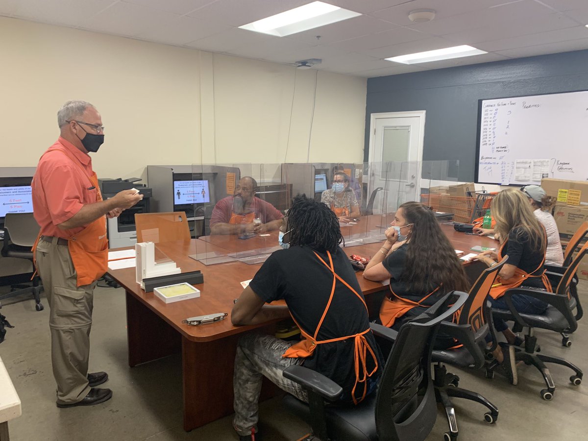 AndrewTHD's tweet image. Great HDIS “Blitz” PK over at 6364 w. St. Pete today with an amazing group of associates.  LEADS IN, WE WIN! @THDJake @twyaney @HomeDepot6364 @DGM_MarcialRod @THDRyanSilcott @SE_RSM_Aponte @curtlutzHDI @elisiatumHD @garydemarinis