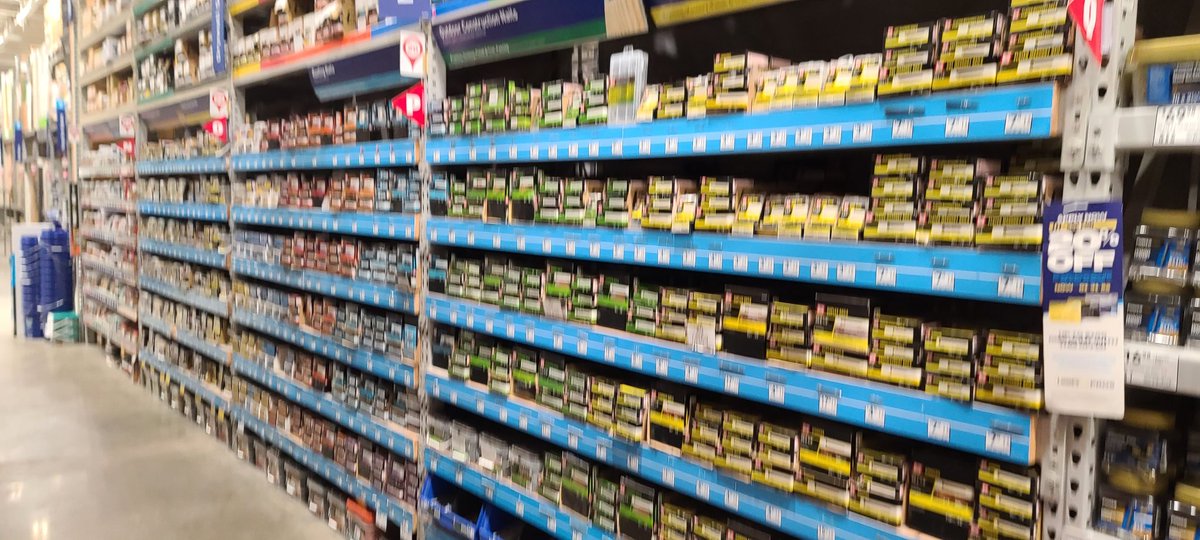 This is how we do it!! Power Pack Down at #568! From floor to ceiling! 
Striped Stocked and ready to Rock!
🤘😎🤘
@LauraG813R1 <a href="/BenitoKomadina/">Benito.Komadina@Lowes</a> <a href="/Curt_Byrum/">Curt Byrum</a> <a href="/MattKovacs12/">Matt Kovacs</a> <a href="/BubaR9/">Buba</a> <a href="/BlueBoxR1/">@BlueBoxR1</a>