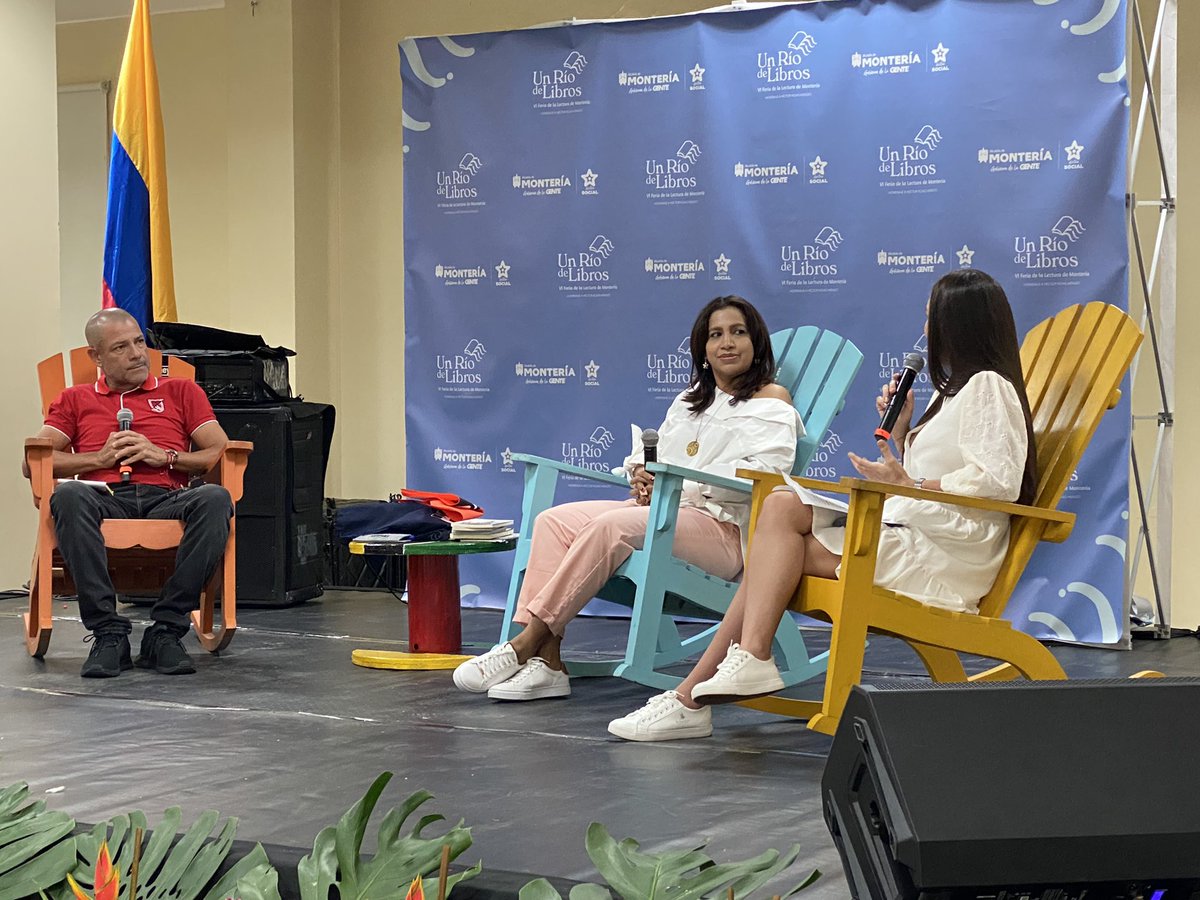 monterialcaldia's tweet photo. ¿Te gustan los libros? 🥰 

Pues, ya iniciamos a navegar 🛥️ en nuestra VI Feria de la Lectura #Montería #UnRíoDeLibros 📚 con el conversatorio⤵️

Libros y autores: luces en las sombras, con el periodista @Tonsanjr y Lina Tapia, librera @Librotinto.

  #AhoraLaLectura @mincultura https://t.co/fmBkKnvDDL