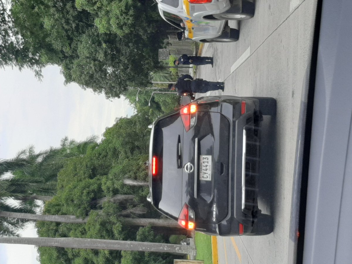 marthaivanova's tweet photo. Como en Panamá no hay tranque inventemos uno, @ProtegeryServir gracias. #amador https://t.co/vUuOactXav