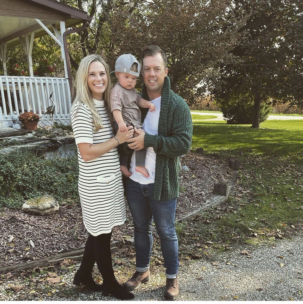 Happy #Thanksgiving from the Sloan’s 🦃🦃🦃 and yes our kid prefers no shoes 🤦🏼‍♀️