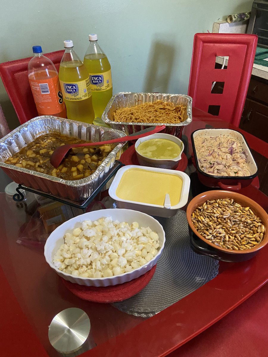 14uisme's tweet photo. BUFFET CRIOLLO 🇵🇪🇵🇪 https://t.co/FCyJkQuwVH