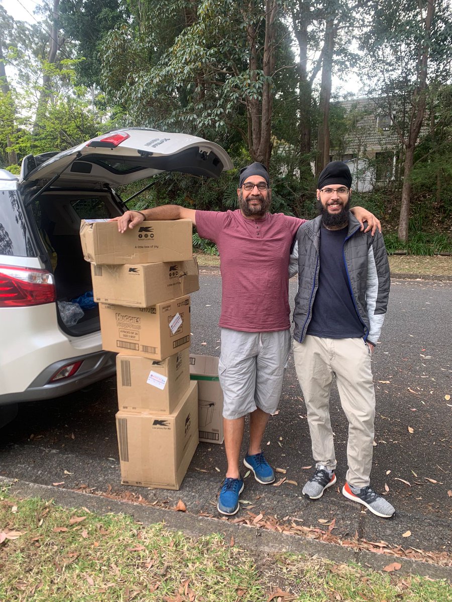 KhalsaAid_AU's tweet photo. During this lockdown period, our Sydney volunteer team has been providing donations of sanitary items, underwear &amp; socks &amp; sleeping bags to @Wayside1964, a charity which serves people experiencing isolation and homelessness. 

We thank our volunteers for their tireless efforts. https://t.co/eRy2v8Z6yW