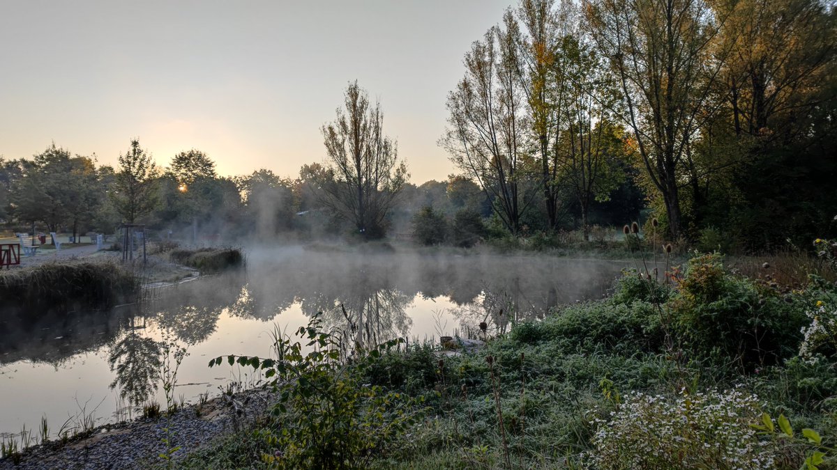 nasuptra's tweet photo. Cold days ahead...
Summer is over, guess no #SUP session now with just swimming trunks on.
#summer #paddleboarding #nature #lakelive #outdoors #sunrise #winteriscoming #neopren #standuppaddling https://t.co/2MHLbVajb6