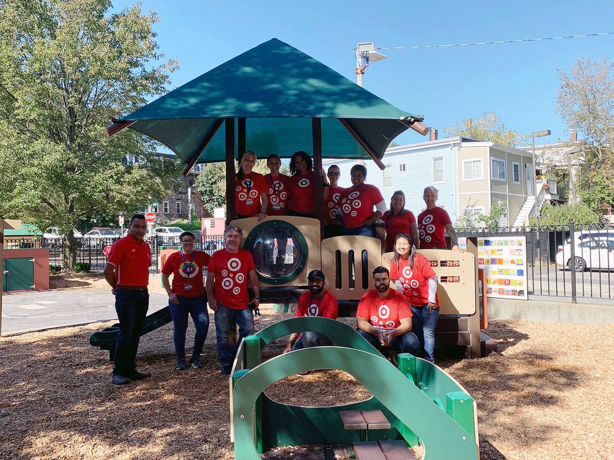 BGCDorchester's tweet image. BGCD was pleased to host a group of volunteers from @Target! In addition to making a contribution to BGCD, the volunteers placed fibar in playgrounds, added mulch to outdoors and painted the entrance. Thanks for your service! #R400Community #eglotch #GViencek13 #WeAreDorchester