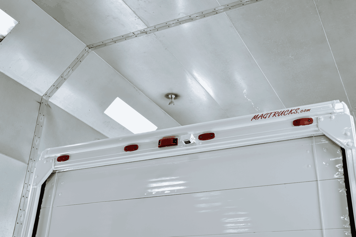 MAGTRUCKS's tweet photo. Safety First! Every new and reconditioned MAG step van leaves the facility receiving a brand-new full-color backup camera! 📷 🚚 💨 https://t.co/EAAYb15hMe
#deliverytrucks #fleettrucks #stepvan #smallbusiness #fedexground #fedex #transportationindustry #deliveryservice https://t.co/lmSrAUq7th