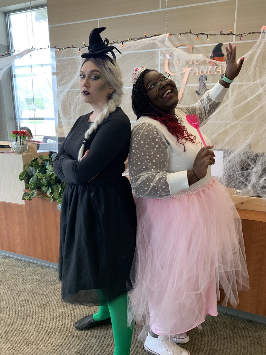 judyadams1717's tweet photo. Iconic Duo Day! Elphaba and Glinda! #Wicked #WizardOfOz #GoodBadWitch #Hoco2k21 #ComalFineArts https://t.co/mlGJD70mgK